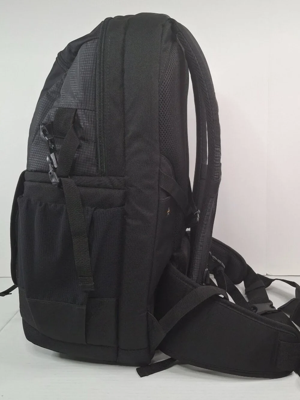 Lowepro-Fastpack BP 250 AW II Black Multi Compartment Camera Laptop Backpack